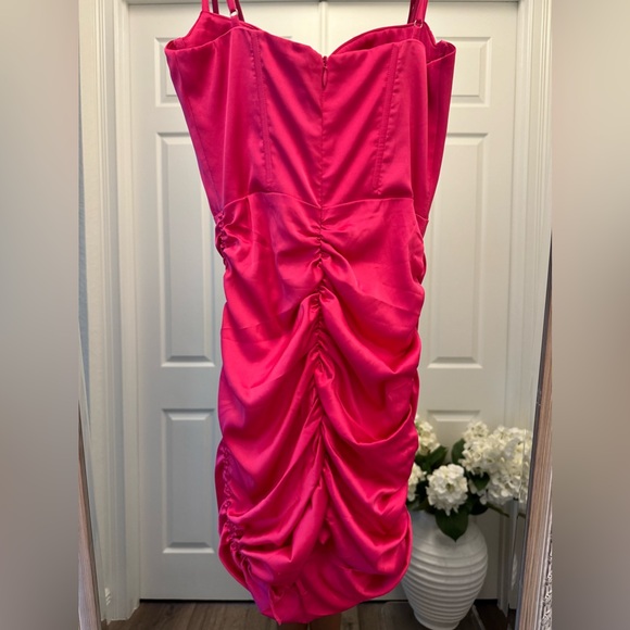 Oh Polly - Size 2 - Ruched Asymmetric Satin Mini Dress in Fuchsia/Pink - HOCO - Picture 5 of 7